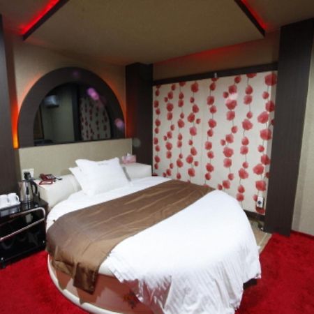Hotel Queen ปูซาน ภายนอก รูปภาพ