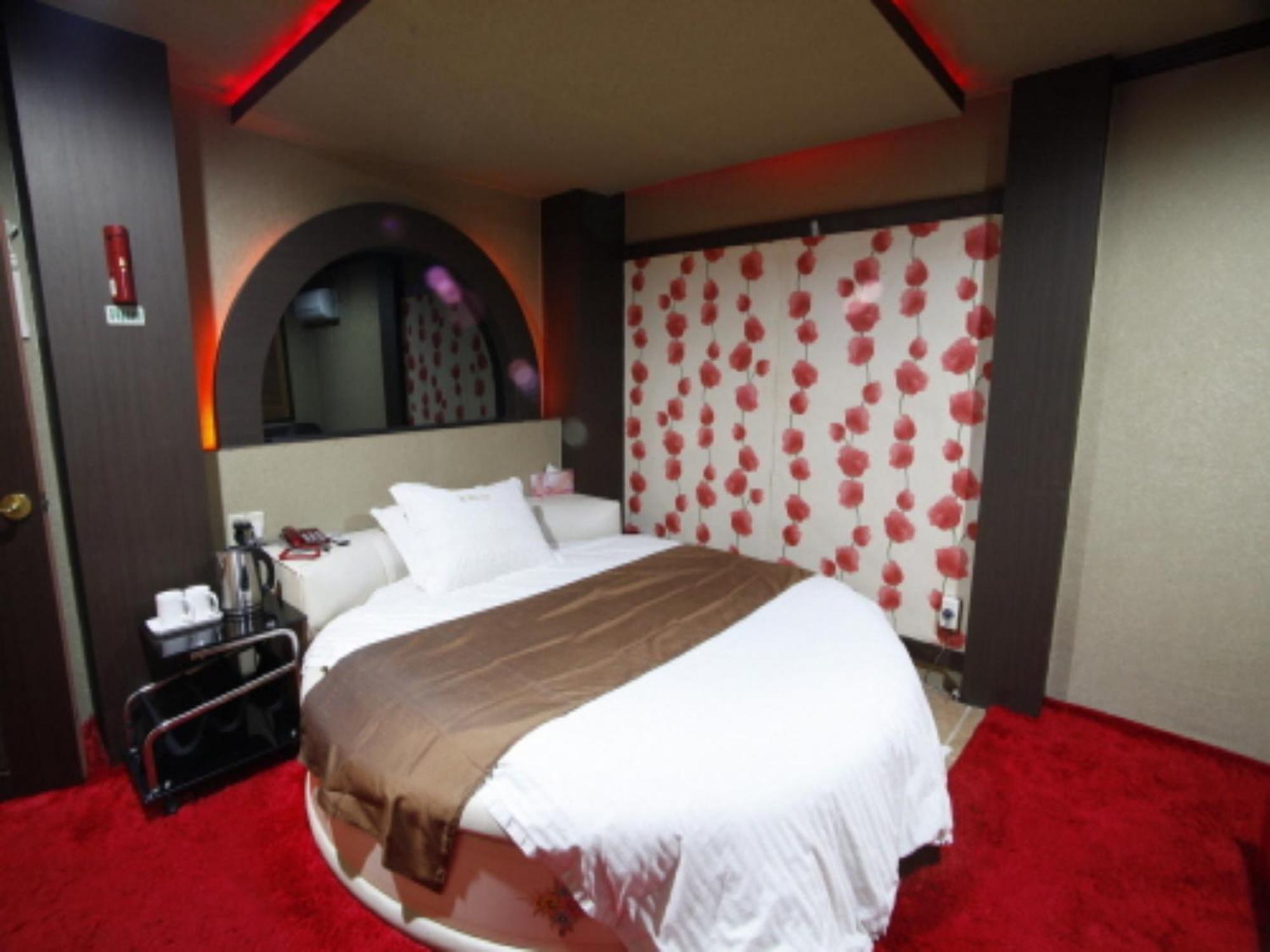 Hotel Queen ปูซาน ภายนอก รูปภาพ