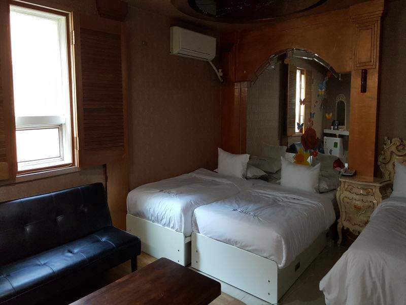 Hotel Queen ปูซาน ภายนอก รูปภาพ